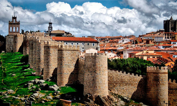 Descubriendo la Espana Medieval Avila | Alquilar furgonetas en Madrid